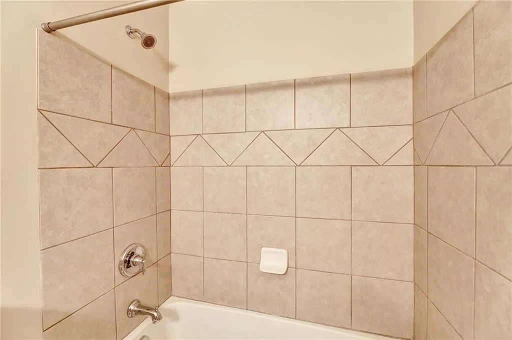 7500 Roswell Road Unit 28, Sandy Springs, Georgia 30350, 2 Bedrooms Bedrooms, ,2 BathroomsBathrooms,Residential,Sold,7500 Roswell Road Unit 28,6917547