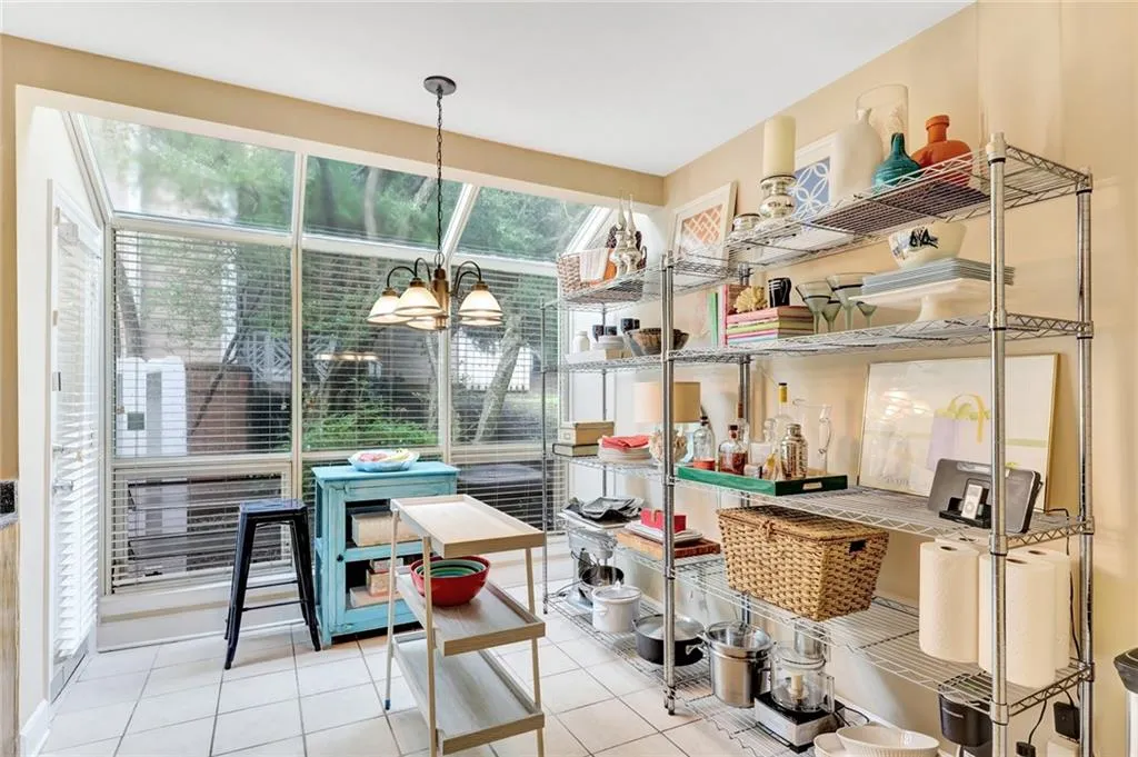 7500 Roswell Road Unit 28, Sandy Springs, Georgia 30350, 2 Bedrooms Bedrooms, ,2 BathroomsBathrooms,Residential,Sold,7500 Roswell Road Unit 28,6917547