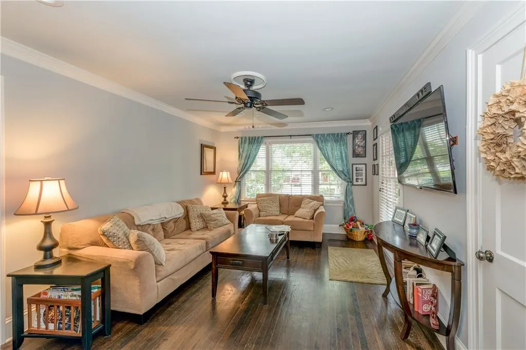1048 Pine Grove Avenue Ne, Brookhaven, Georgia 30319, 3 Bedrooms Bedrooms, ,2 BathroomsBathrooms,Residential,Sold,1048 Pine Grove Avenue Ne,5734243