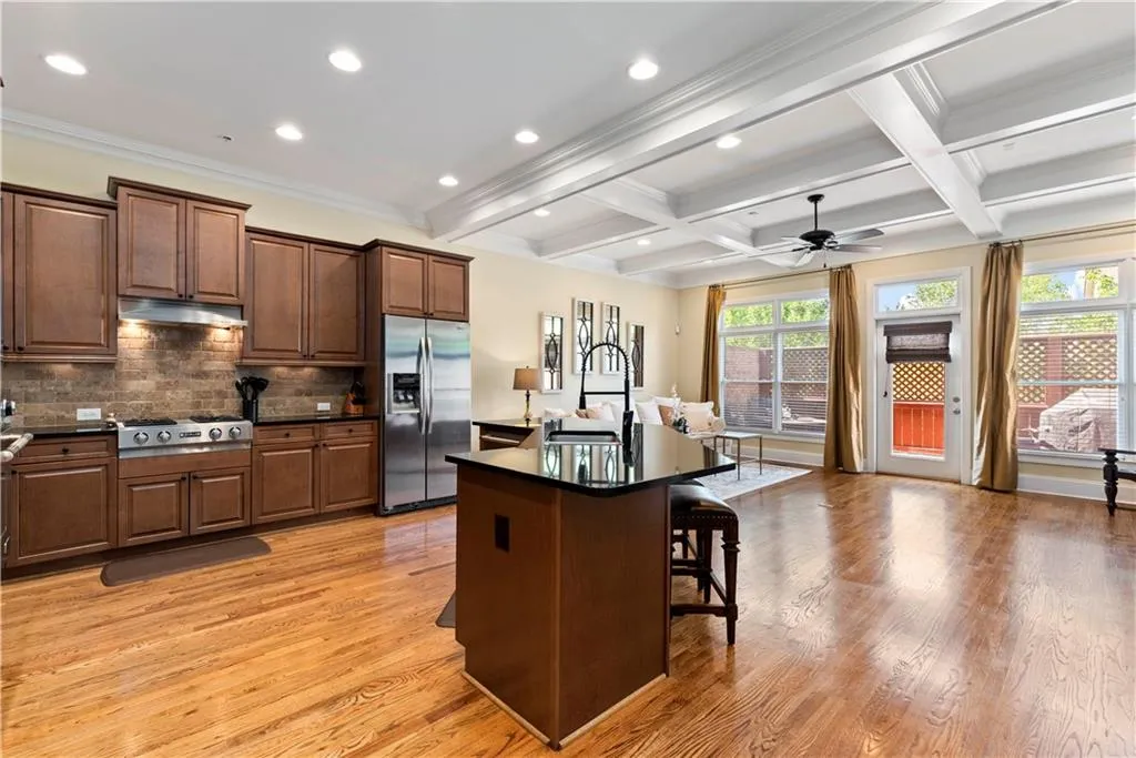 661 Lockton Place, Sandy Springs, Georgia 30342, 3 Bedrooms Bedrooms, ,4 BathroomsBathrooms,Residential,Sold,661 Lockton Place,6887447