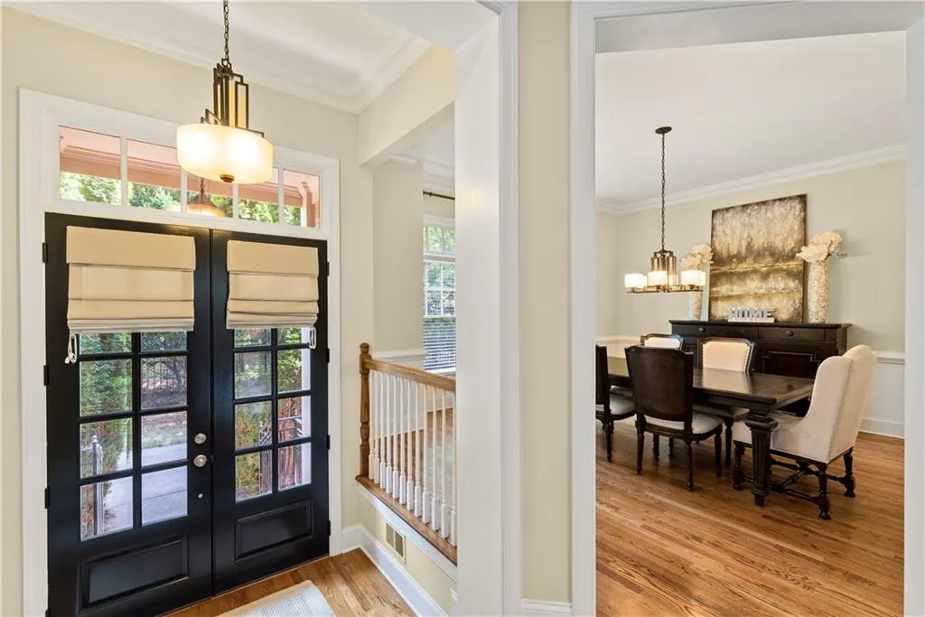 661 Lockton Place, Sandy Springs, Georgia 30342, 3 Bedrooms Bedrooms, ,4 BathroomsBathrooms,Residential,Sold,661 Lockton Place,6887447