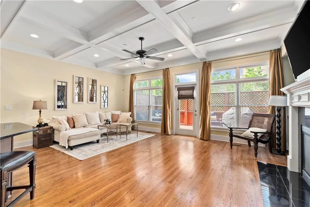 661 Lockton Place, Sandy Springs, Georgia 30342, 3 Bedrooms Bedrooms, ,4 BathroomsBathrooms,Residential,Sold,661 Lockton Place,6887447