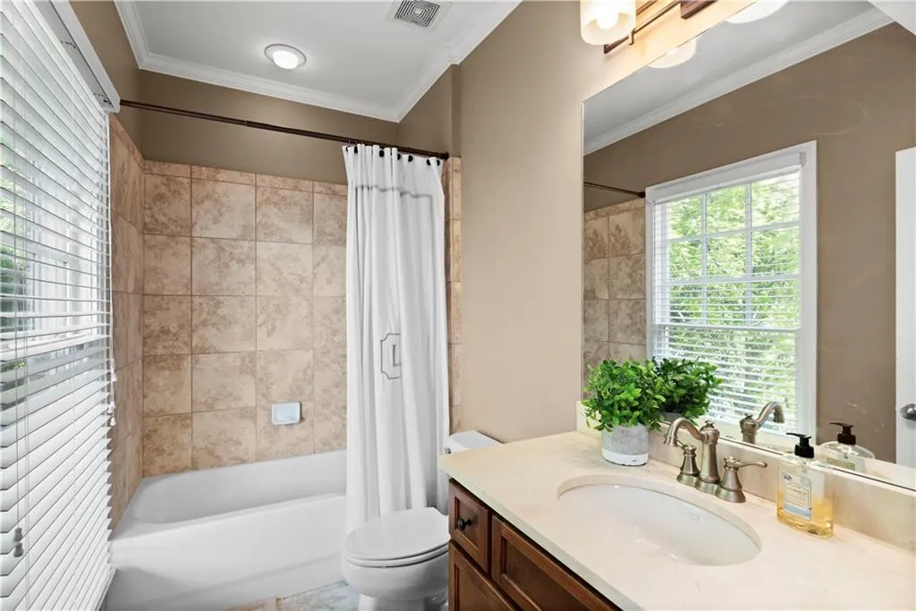 661 Lockton Place, Sandy Springs, Georgia 30342, 3 Bedrooms Bedrooms, ,4 BathroomsBathrooms,Residential,Sold,661 Lockton Place,6887447
