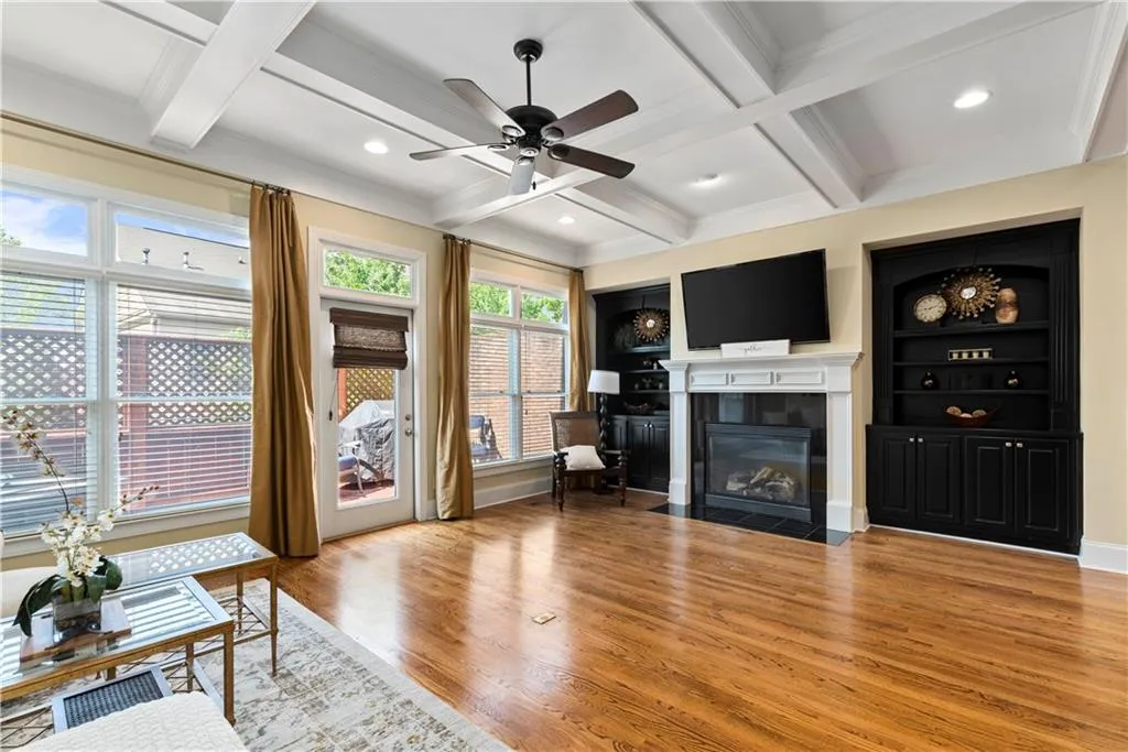 661 Lockton Place, Sandy Springs, Georgia 30342, 3 Bedrooms Bedrooms, ,4 BathroomsBathrooms,Residential,Sold,661 Lockton Place,6887447