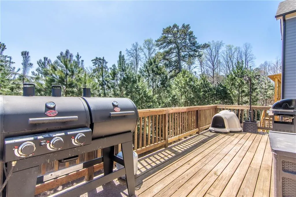 7625 Highland Bluff, Atlanta, Georgia 30328, 4 Bedrooms Bedrooms, ,3 BathroomsBathrooms,Residential,Sold,7625 Highland Bluff,5989835