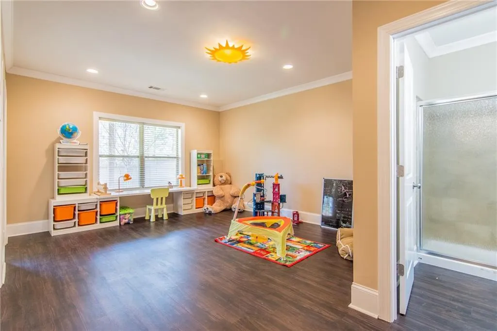 7625 Highland Bluff, Atlanta, Georgia 30328, 4 Bedrooms Bedrooms, ,3 BathroomsBathrooms,Residential,Sold,7625 Highland Bluff,5989835