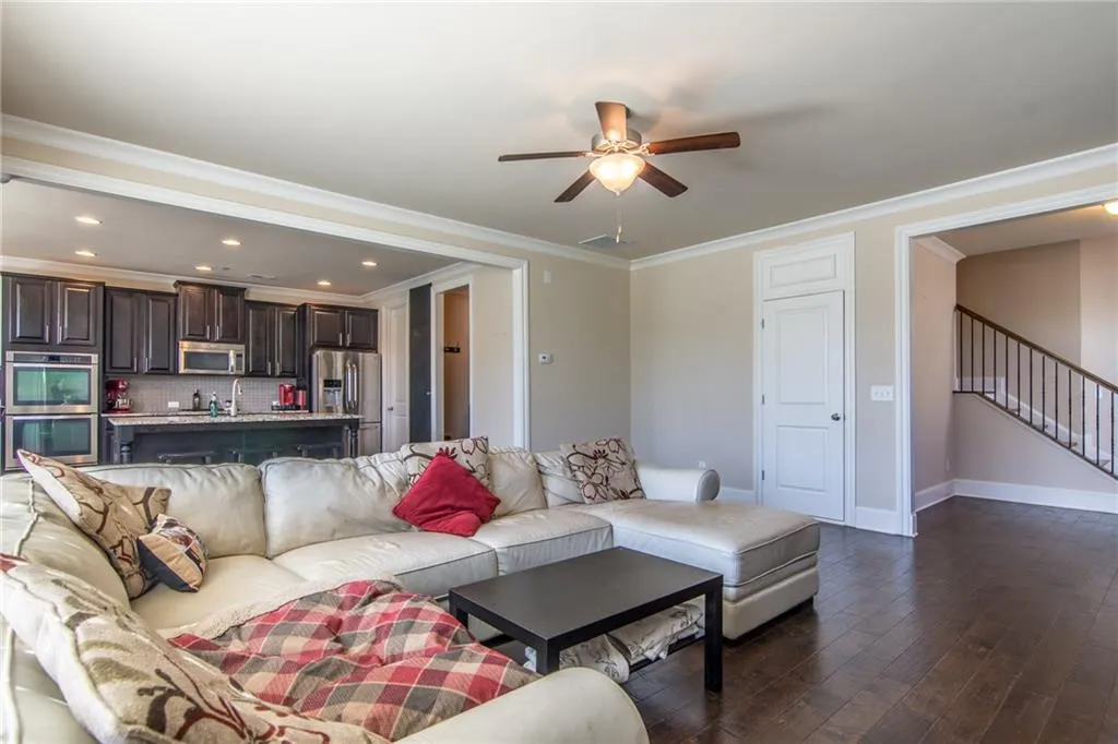 7625 Highland Bluff, Atlanta, Georgia 30328, 4 Bedrooms Bedrooms, ,3 BathroomsBathrooms,Residential,Sold,7625 Highland Bluff,5989835