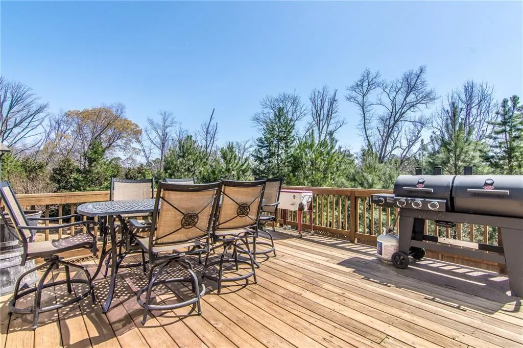 7625 Highland Bluff, Atlanta, Georgia 30328, 4 Bedrooms Bedrooms, ,3 BathroomsBathrooms,Residential,Sold,7625 Highland Bluff,5989835