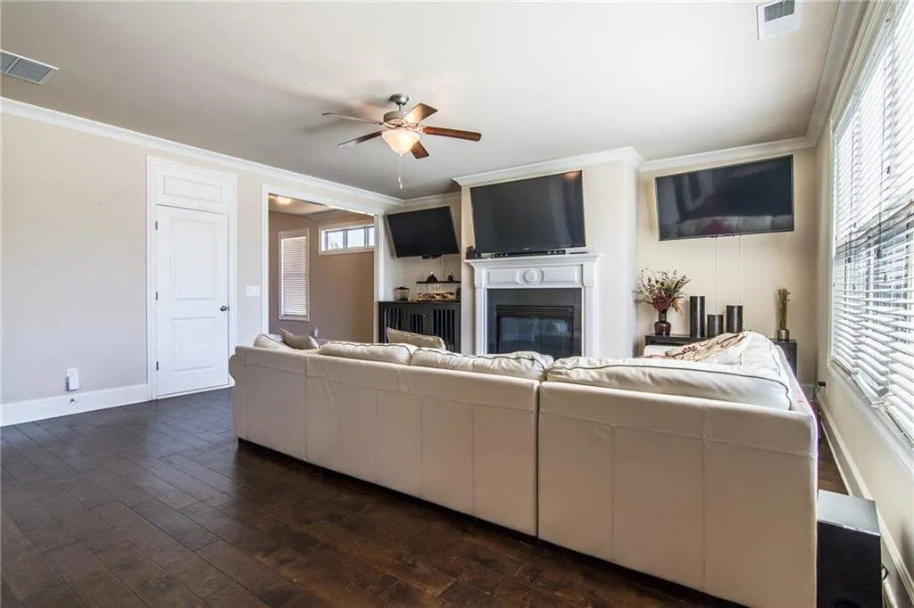 7625 Highland Bluff, Atlanta, Georgia 30328, 4 Bedrooms Bedrooms, ,3 BathroomsBathrooms,Residential,Sold,7625 Highland Bluff,5989835