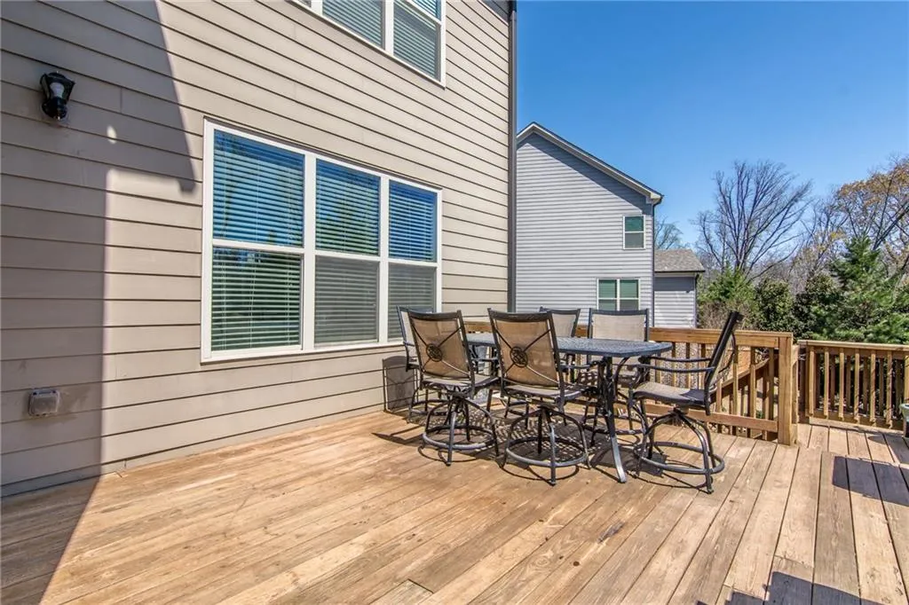 7625 Highland Bluff, Atlanta, Georgia 30328, 4 Bedrooms Bedrooms, ,3 BathroomsBathrooms,Residential,Sold,7625 Highland Bluff,5989835