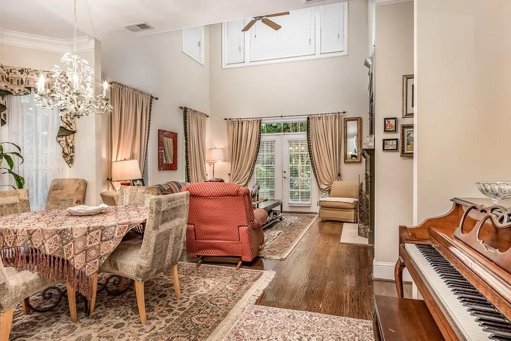 5413 Glenridge Cove, Atlanta, Georgia 30342, 3 Bedrooms Bedrooms, ,3 BathroomsBathrooms,Residential,Sold,5413 Glenridge Cove,6024956