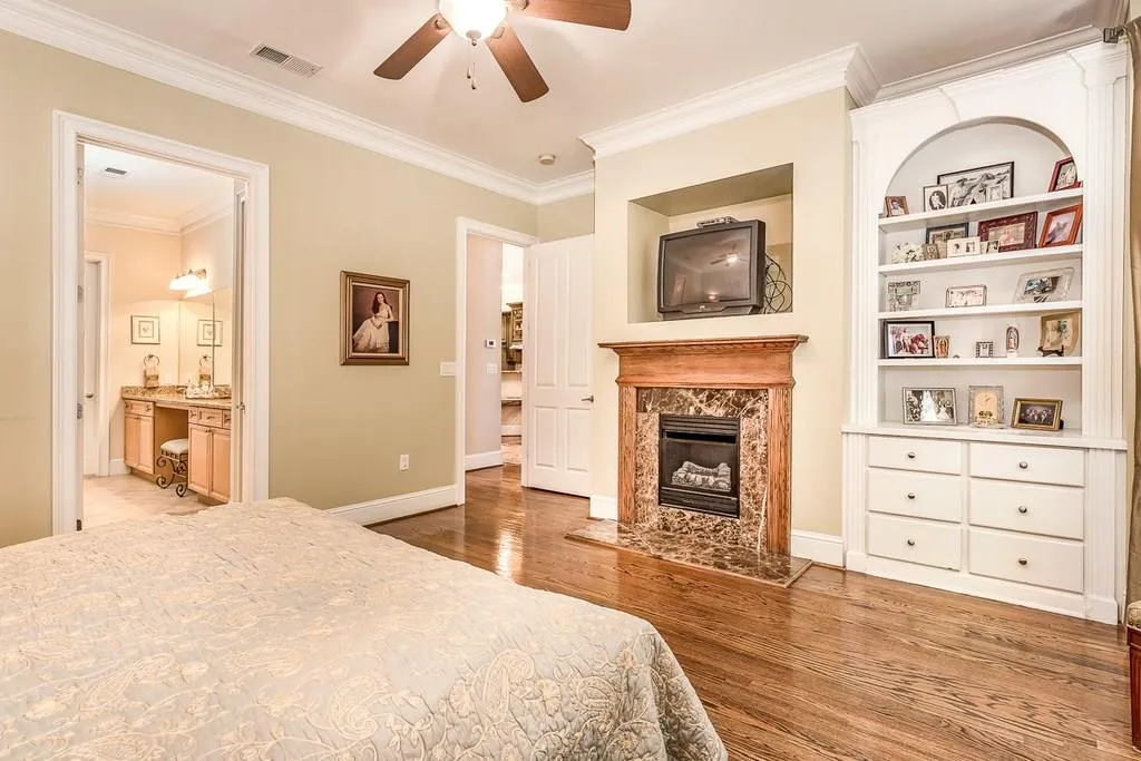 5413 Glenridge Cove, Atlanta, Georgia 30342, 3 Bedrooms Bedrooms, ,3 BathroomsBathrooms,Residential,Sold,5413 Glenridge Cove,6024956