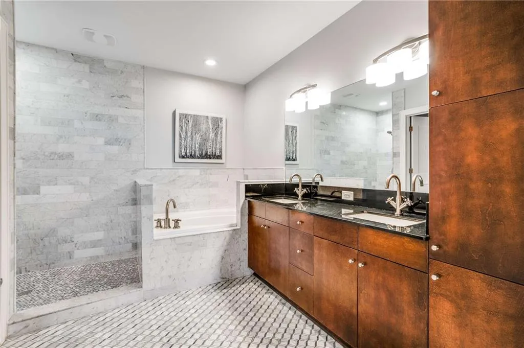 905 Juniper Street Ne Unit 512, Atlanta, Georgia 30309, 3 Bedrooms Bedrooms, ,3 BathroomsBathrooms,Residential,For Sale,905 Juniper Street Ne Unit 512,7649412