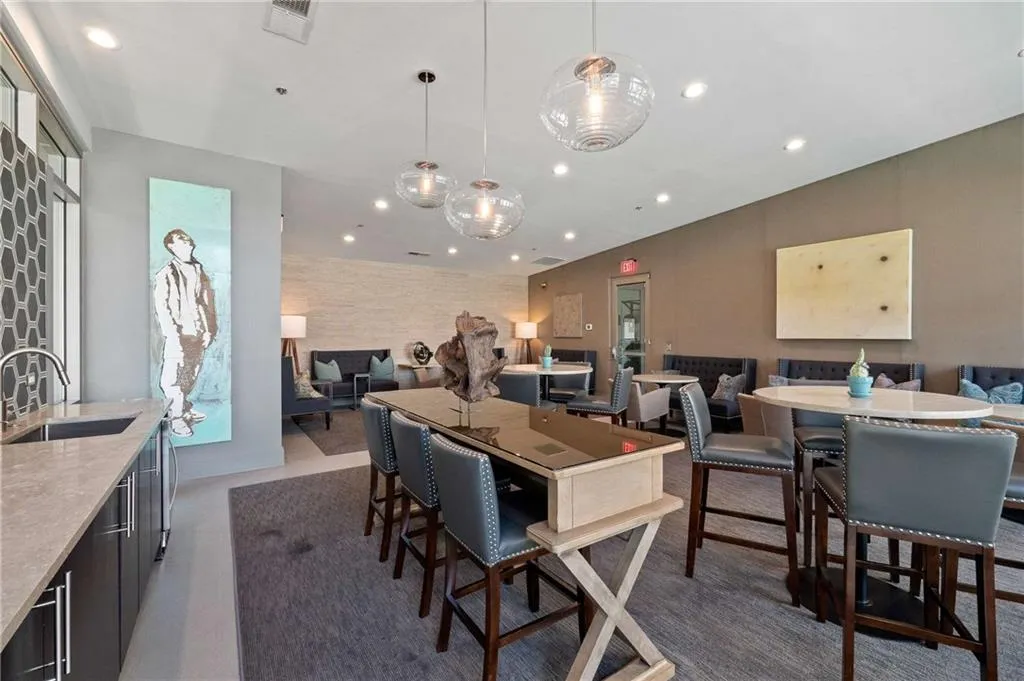 905 Juniper Street Ne Unit 512, Atlanta, Georgia 30309, 3 Bedrooms Bedrooms, ,3 BathroomsBathrooms,Residential,For Sale,905 Juniper Street Ne Unit 512,7649412