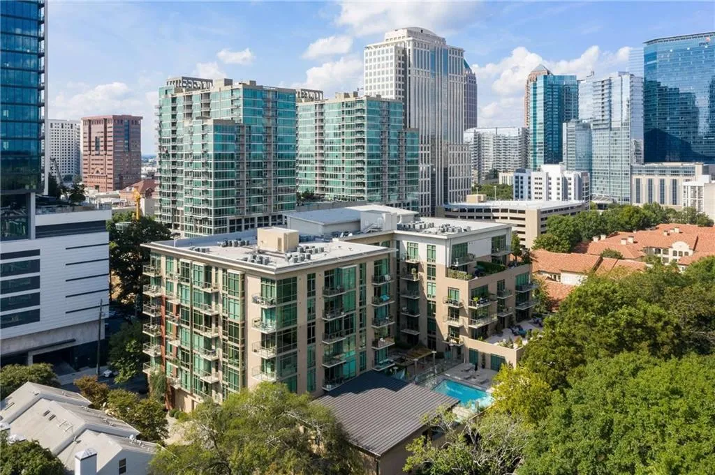 905 Juniper Street Ne Unit 512, Atlanta, Georgia 30309, 3 Bedrooms Bedrooms, ,3 BathroomsBathrooms,Residential,For Sale,905 Juniper Street Ne Unit 512,7649412