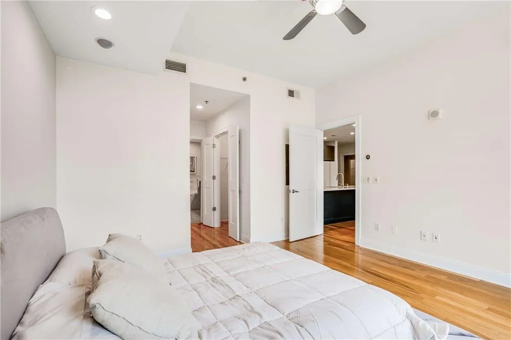 905 Juniper Street Ne Unit 512, Atlanta, Georgia 30309, 3 Bedrooms Bedrooms, ,3 BathroomsBathrooms,Residential,For Sale,905 Juniper Street Ne Unit 512,7649412