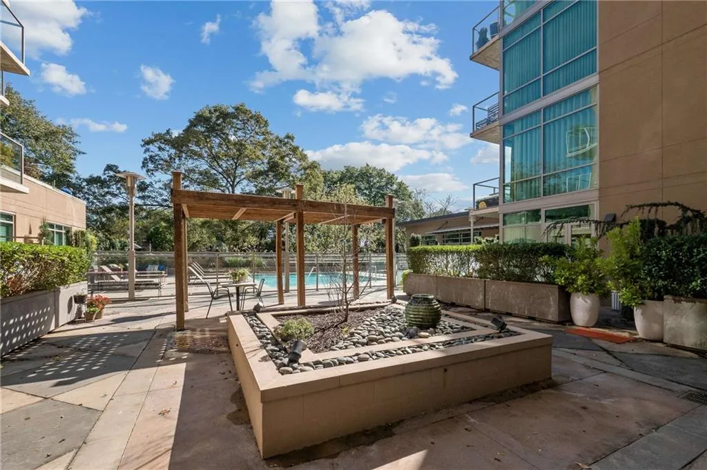 905 Juniper Street Ne Unit 512, Atlanta, Georgia 30309, 3 Bedrooms Bedrooms, ,3 BathroomsBathrooms,Residential,For Sale,905 Juniper Street Ne Unit 512,7649412