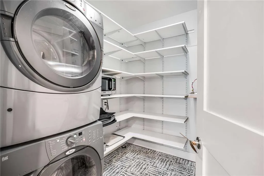 905 Juniper Street Ne Unit 512, Atlanta, Georgia 30309, 3 Bedrooms Bedrooms, ,3 BathroomsBathrooms,Residential,For Sale,905 Juniper Street Ne Unit 512,7649412