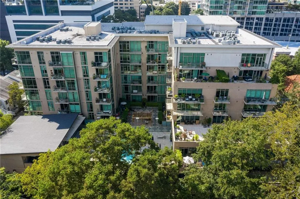 905 Juniper Street Ne Unit 512, Atlanta, Georgia 30309, 3 Bedrooms Bedrooms, ,3 BathroomsBathrooms,Residential,For Sale,905 Juniper Street Ne Unit 512,7649412