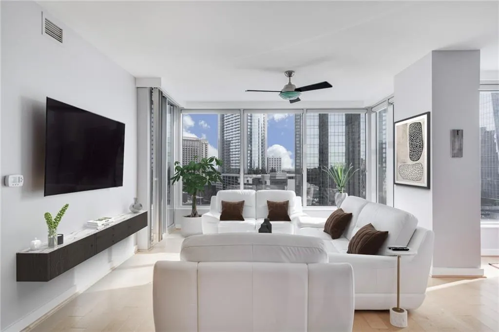 3338 Peachtree Road Unit 1409, Atlanta, Georgia 30326, 2 Bedrooms Bedrooms, 0 ,2 BathroomsBathrooms,Residential,Sold,3338 Peachtree Road Unit 1409,7785152