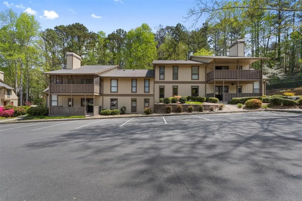 1106 Woodcliff Drive, Sandy Springs, Georgia 30350, 2 Bedrooms Bedrooms, ,2 BathroomsBathrooms,Residential,Sold,1106 Woodcliff Drive,6867505