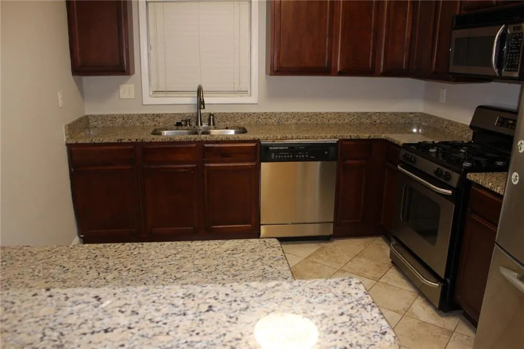 704 Vicksburg Place, Atlanta, Georgia 30350, 3 Bedrooms Bedrooms, ,2 BathroomsBathrooms,Residential,Sold,704 Vicksburg Place,6111486