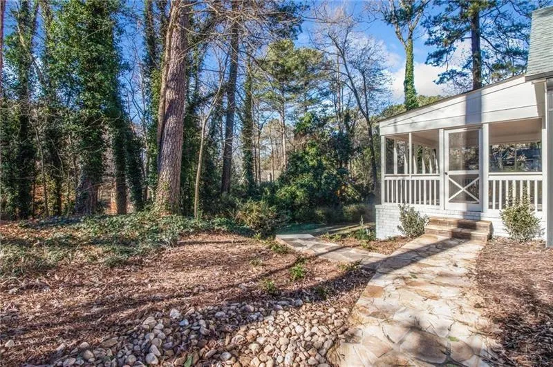 6160 Heards Creek Drive, Atlanta, Georgia 30328, 6 Bedrooms Bedrooms, ,6 BathroomsBathrooms,Residential,Sold,6160 Heards Creek Drive,7188528