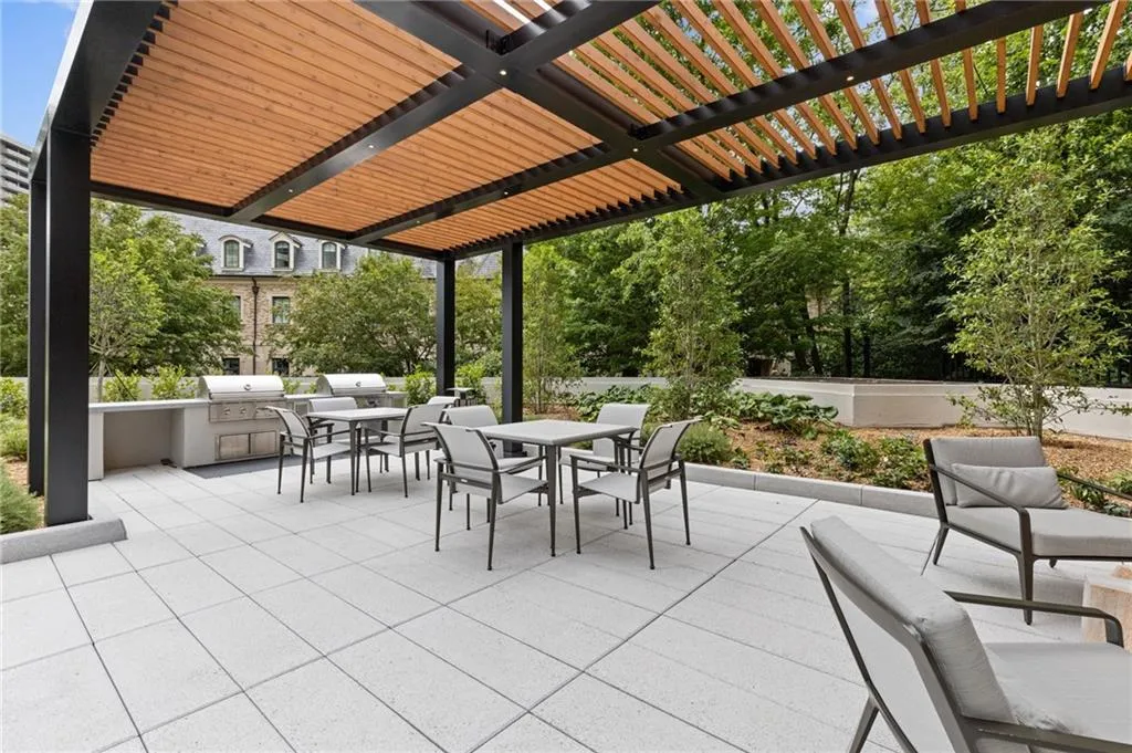 2660 Peachtree Road Nw Unit 30g, Atlanta, Georgia 30305, 2 Bedrooms Bedrooms, ,2 BathroomsBathrooms,Residential,For Sale,2660 Peachtree Road Nw Unit 30g,7620735