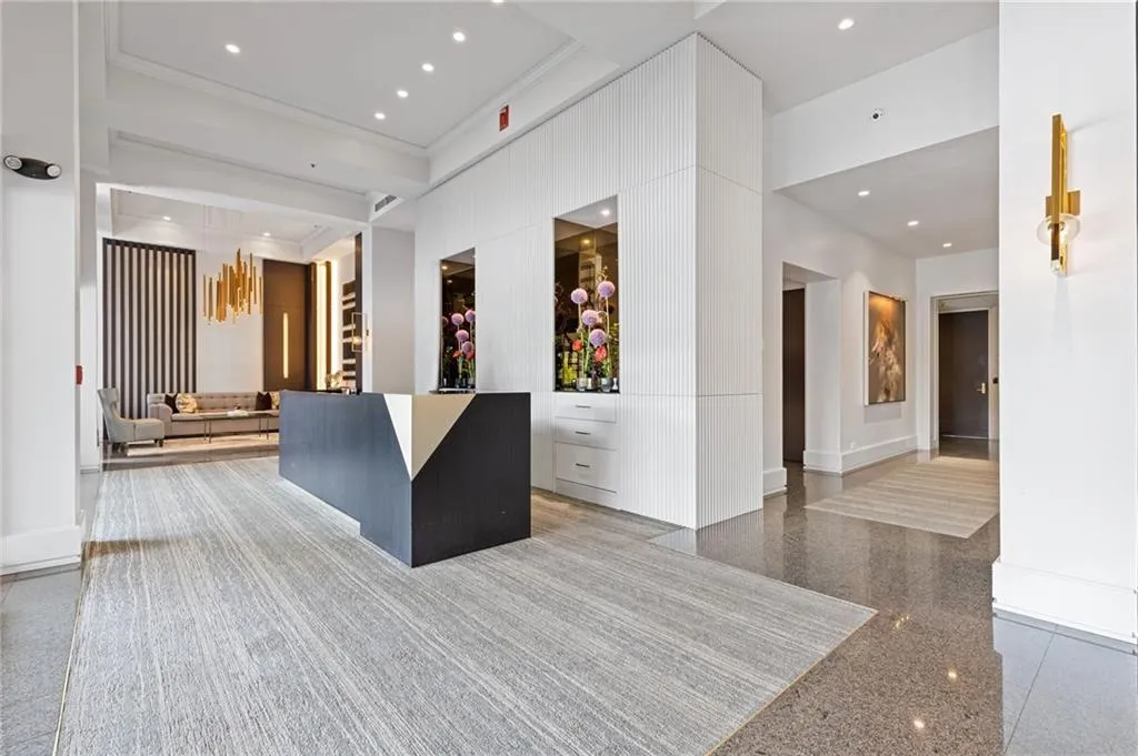 2660 Peachtree Road Nw Unit 30g, Atlanta, Georgia 30305, 2 Bedrooms Bedrooms, ,2 BathroomsBathrooms,Residential,For Sale,2660 Peachtree Road Nw Unit 30g,7620735