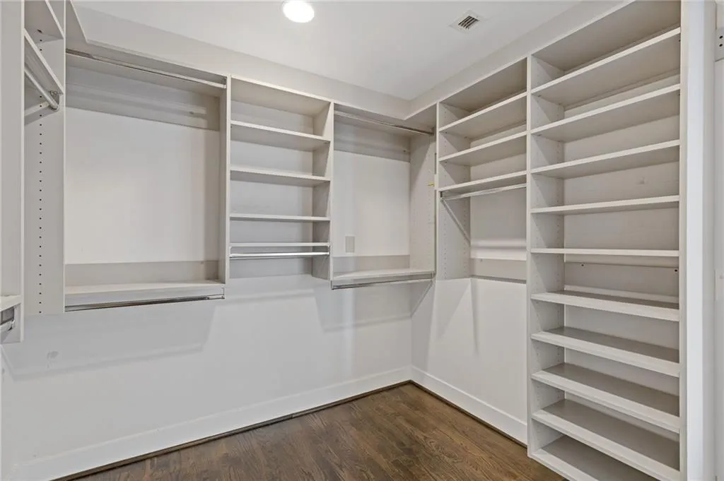 2660 Peachtree Road Nw Unit 30g, Atlanta, Georgia 30305, 2 Bedrooms Bedrooms, ,2 BathroomsBathrooms,Residential,For Sale,2660 Peachtree Road Nw Unit 30g,7620735