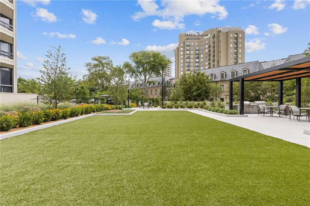 2660 Peachtree Road Nw Unit 30g, Atlanta, Georgia 30305, 2 Bedrooms Bedrooms, ,2 BathroomsBathrooms,Residential,For Sale,2660 Peachtree Road Nw Unit 30g,7620735