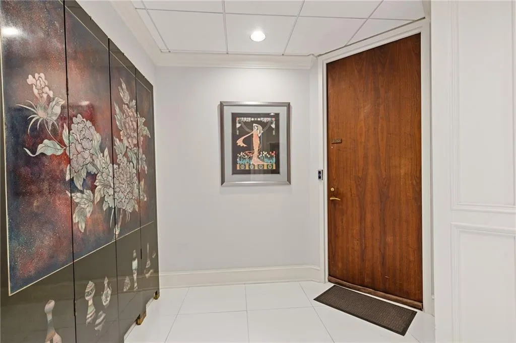 2660 Peachtree Road Nw Unit 30g, Atlanta, Georgia 30305, 2 Bedrooms Bedrooms, ,2 BathroomsBathrooms,Residential,For Sale,2660 Peachtree Road Nw Unit 30g,7620735