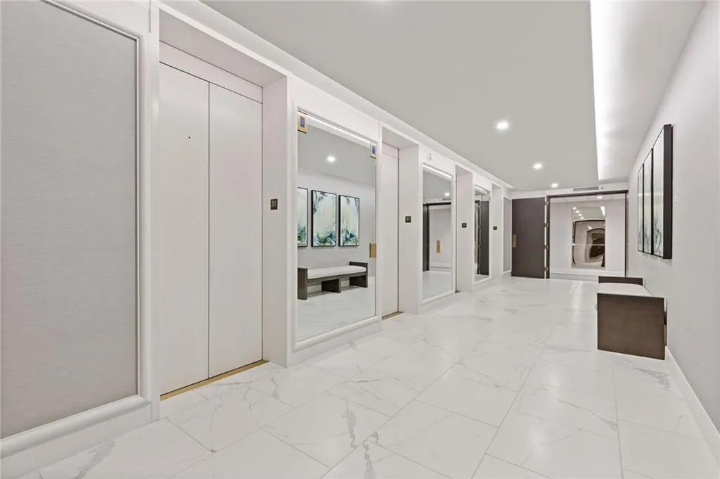 2660 Peachtree Road Nw Unit 30g, Atlanta, Georgia 30305, 2 Bedrooms Bedrooms, ,2 BathroomsBathrooms,Residential,For Sale,2660 Peachtree Road Nw Unit 30g,7620735