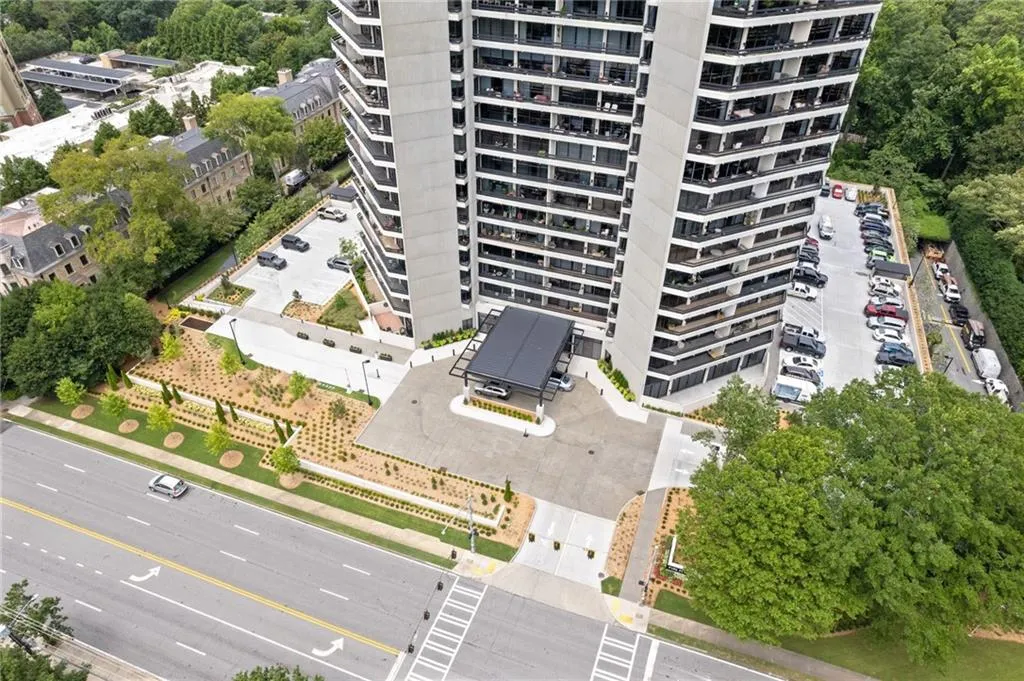 2660 Peachtree Road Nw Unit 30g, Atlanta, Georgia 30305, 2 Bedrooms Bedrooms, ,2 BathroomsBathrooms,Residential,For Sale,2660 Peachtree Road Nw Unit 30g,7620735