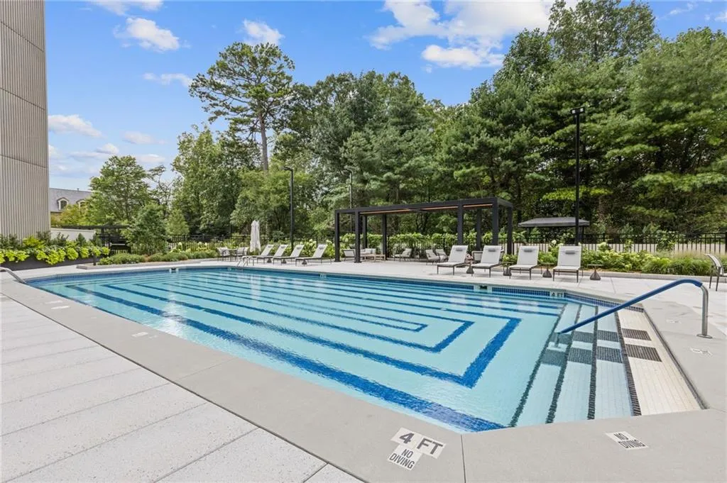 2660 Peachtree Road Nw Unit 30g, Atlanta, Georgia 30305, 2 Bedrooms Bedrooms, ,2 BathroomsBathrooms,Residential,For Sale,2660 Peachtree Road Nw Unit 30g,7620735