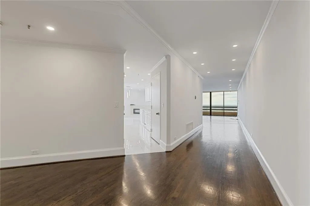 2660 Peachtree Road Nw Unit 30g, Atlanta, Georgia 30305, 2 Bedrooms Bedrooms, ,2 BathroomsBathrooms,Residential,For Sale,2660 Peachtree Road Nw Unit 30g,7620735