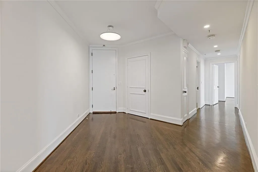 2660 Peachtree Road Nw Unit 30g, Atlanta, Georgia 30305, 2 Bedrooms Bedrooms, ,2 BathroomsBathrooms,Residential,For Sale,2660 Peachtree Road Nw Unit 30g,7620735