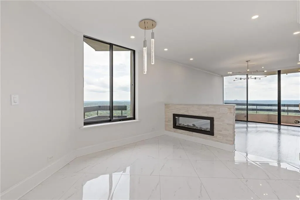 2660 Peachtree Road Nw Unit 30g, Atlanta, Georgia 30305, 2 Bedrooms Bedrooms, ,2 BathroomsBathrooms,Residential,For Sale,2660 Peachtree Road Nw Unit 30g,7620735