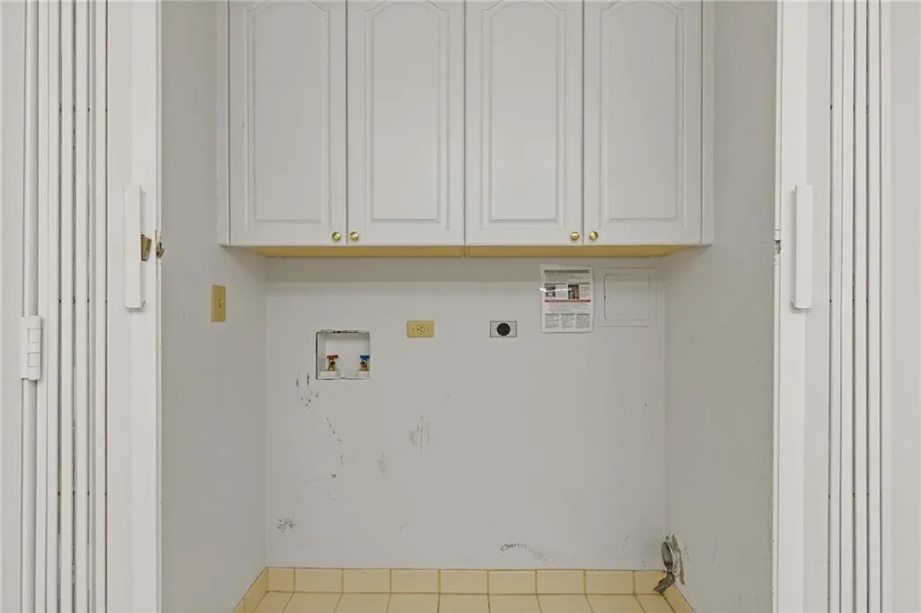 2660 Peachtree Road Nw Unit 30g, Atlanta, Georgia 30305, 2 Bedrooms Bedrooms, ,2 BathroomsBathrooms,Residential,For Sale,2660 Peachtree Road Nw Unit 30g,7620735