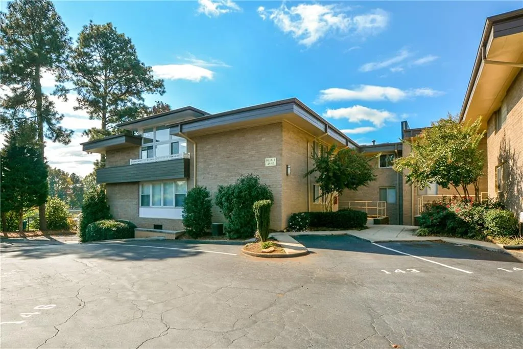 346 Carpenter Drive Unit 49, Atlanta, Georgia 30328, 2 Bedrooms Bedrooms, ,2 BathroomsBathrooms,Residential,Sold,346 Carpenter Drive Unit 49,5929605
