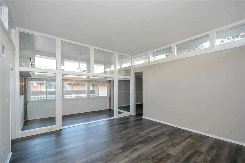 346 Carpenter Drive Unit 49, Atlanta, Georgia 30328, 2 Bedrooms Bedrooms, ,2 BathroomsBathrooms,Residential,Sold,346 Carpenter Drive Unit 49,5929605