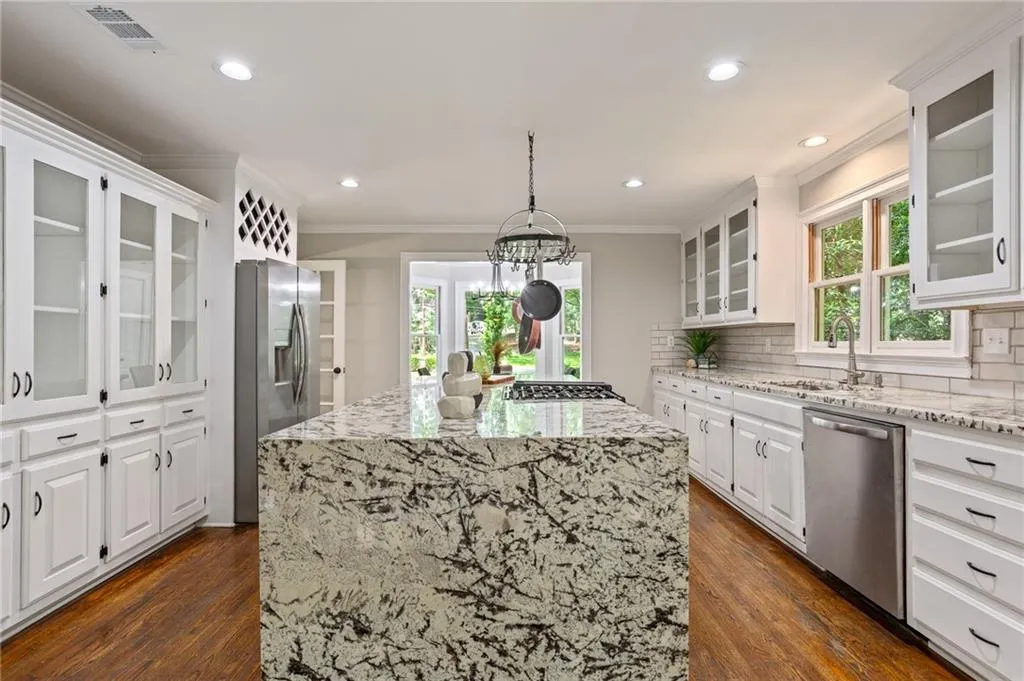 1183 Woods Circle Ne, Atlanta, Georgia 30324, 3 Bedrooms Bedrooms, ,3 BathroomsBathrooms,Residential,For Sale,1183 Woods Circle Ne,7591599