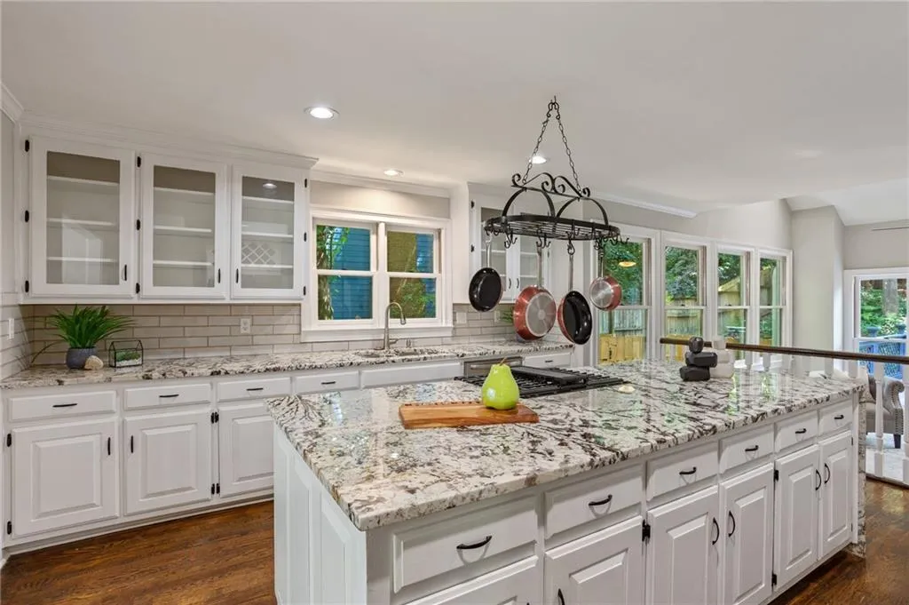 1183 Woods Circle Ne, Atlanta, Georgia 30324, 3 Bedrooms Bedrooms, ,3 BathroomsBathrooms,Residential,For Sale,1183 Woods Circle Ne,7591599