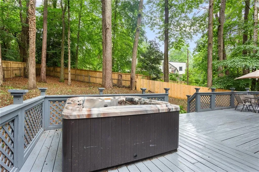 1183 Woods Circle Ne, Atlanta, Georgia 30324, 3 Bedrooms Bedrooms, ,3 BathroomsBathrooms,Residential,For Sale,1183 Woods Circle Ne,7591599