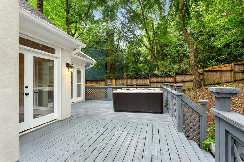 1183 Woods Circle Ne, Atlanta, Georgia 30324, 3 Bedrooms Bedrooms, ,3 BathroomsBathrooms,Residential,For Sale,1183 Woods Circle Ne,7591599