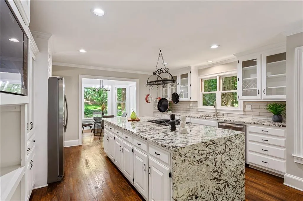 1183 Woods Circle Ne, Atlanta, Georgia 30324, 3 Bedrooms Bedrooms, ,3 BathroomsBathrooms,Residential,For Sale,1183 Woods Circle Ne,7591599