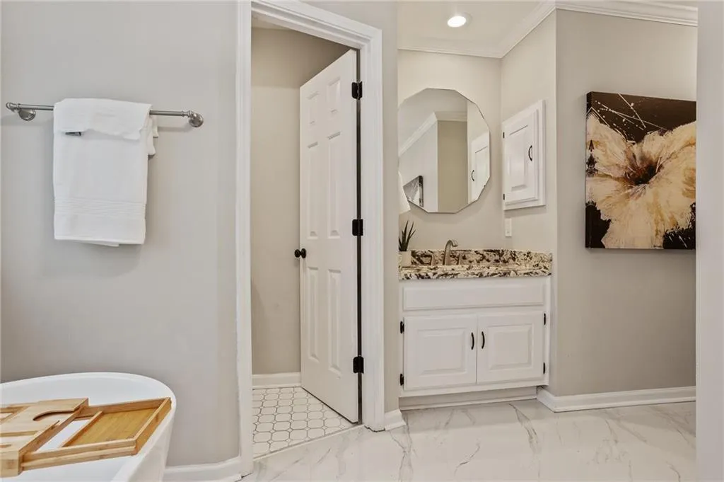 1183 Woods Circle Ne, Atlanta, Georgia 30324, 3 Bedrooms Bedrooms, ,3 BathroomsBathrooms,Residential,For Sale,1183 Woods Circle Ne,7591599
