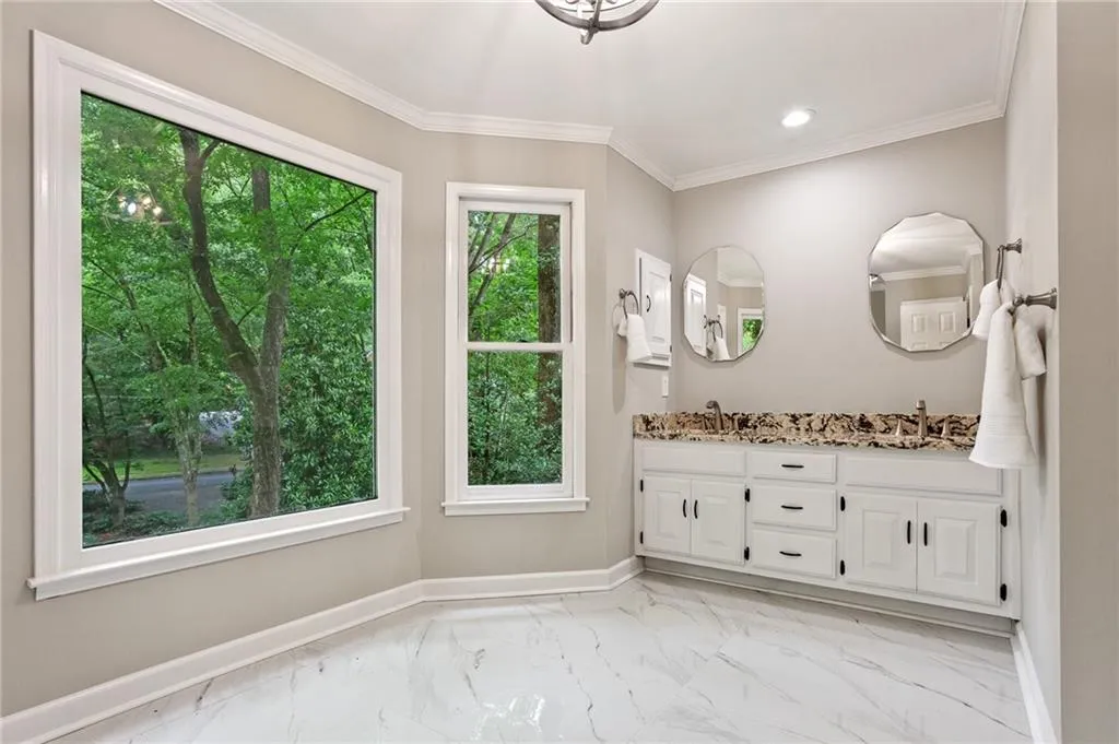 1183 Woods Circle Ne, Atlanta, Georgia 30324, 3 Bedrooms Bedrooms, ,3 BathroomsBathrooms,Residential,For Sale,1183 Woods Circle Ne,7591599