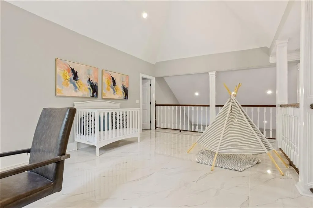 1183 Woods Circle Ne, Atlanta, Georgia 30324, 3 Bedrooms Bedrooms, ,3 BathroomsBathrooms,Residential,For Sale,1183 Woods Circle Ne,7591599