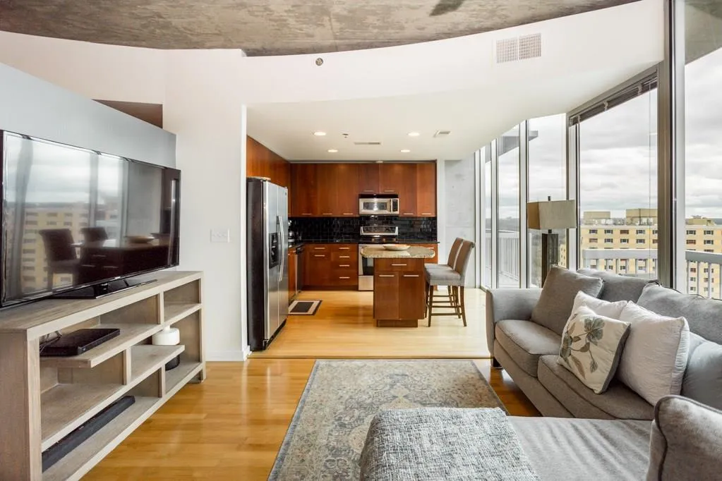 3324 Peachtree Road Ne Unit 1612, Atlanta, Georgia 30326, 1 Bedroom Bedrooms, ,1 BathroomBathrooms,Residential,Sold,3324 Peachtree Road Ne Unit 1612,5971421